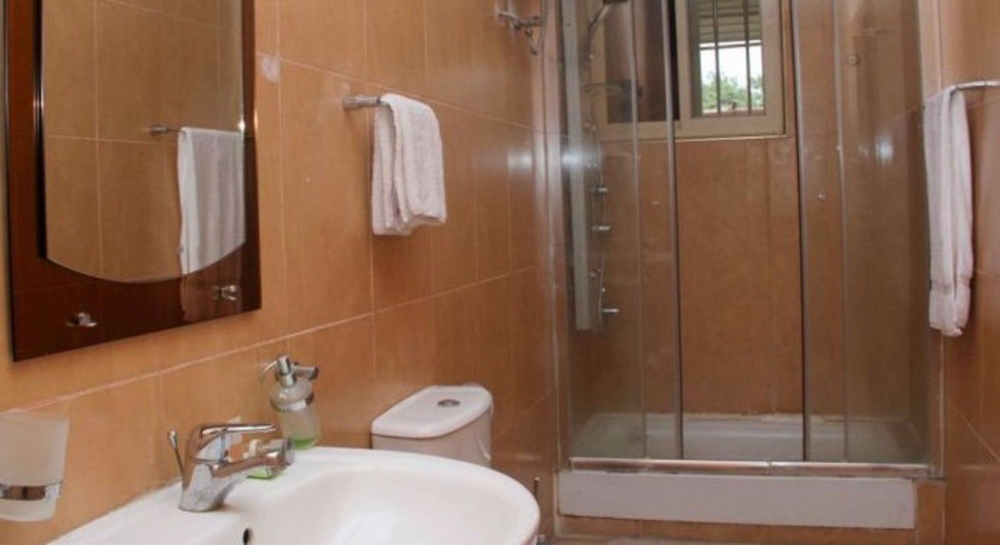 Pelican Hotel לקי מראה חיצוני תמונה